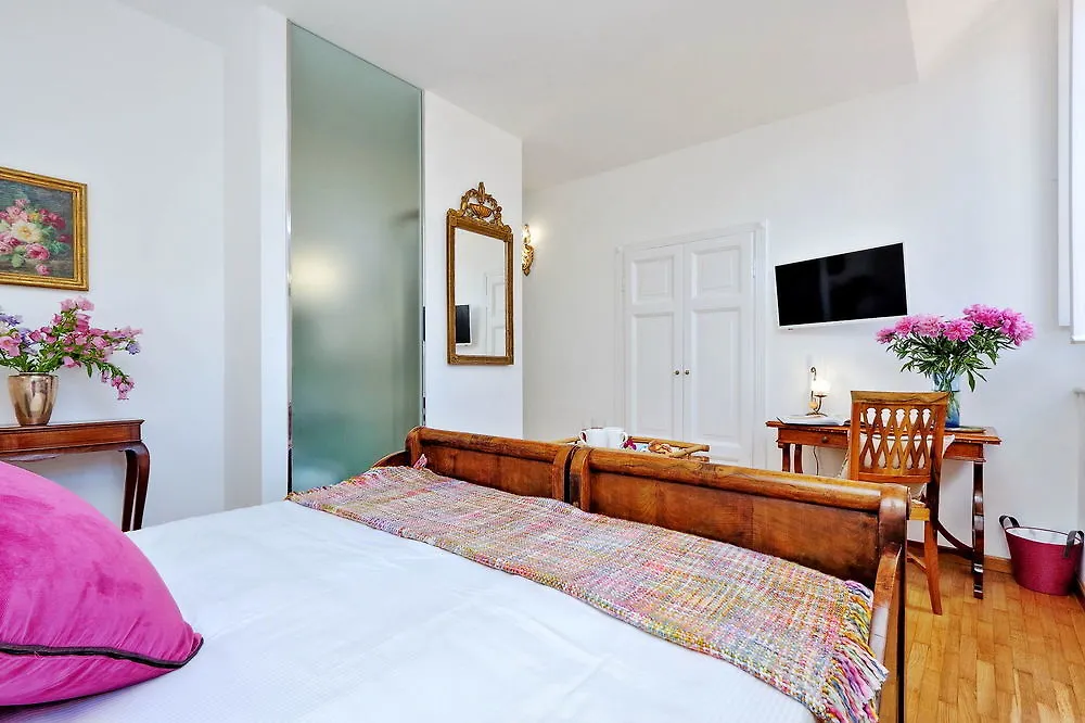 Al Corso 4 Hotel Rome 3*,